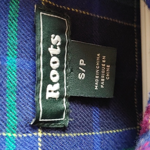 🇨🇦 Women's Roots Plaid Flannel Oversize Button Down Shirt Small - Picture 4 of 9